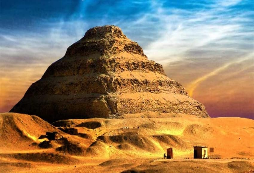 Day Tour of Great Pyramids of Giza, Saqqara and Dahshur from Hurghada